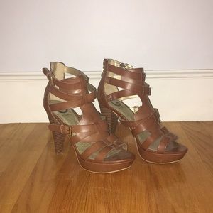 Brown heels size 7. Great condition